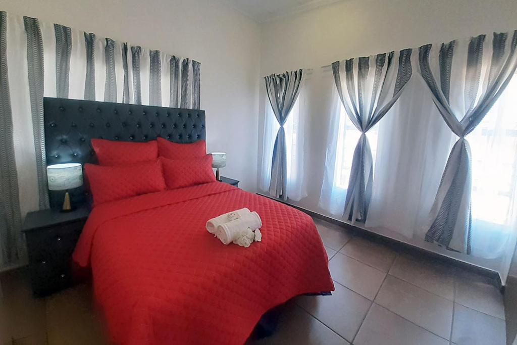 Queens Palace Pretoria-Noord Zimmer foto