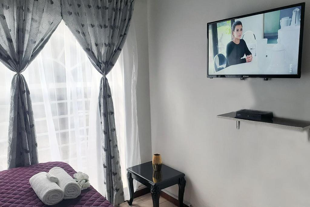 Queens Palace Pretoria-Noord Zimmer foto