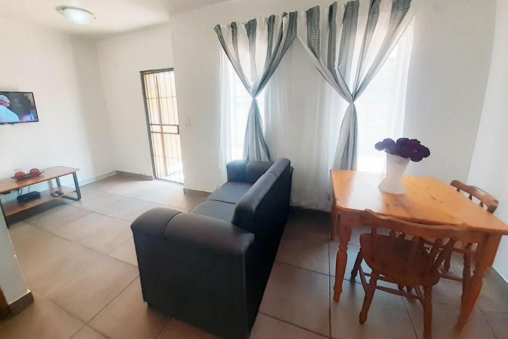 Queens Palace Pretoria-Noord Zimmer foto