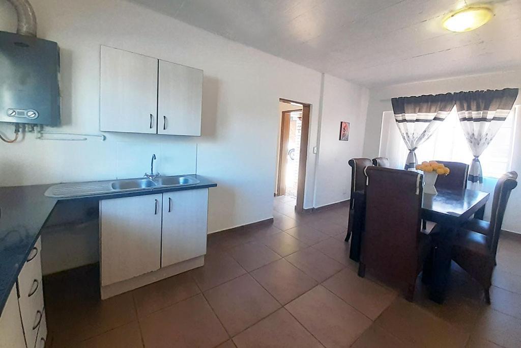 Queens Palace Pretoria-Noord Zimmer foto