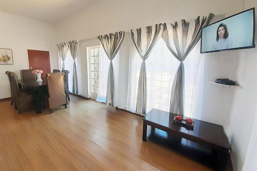Queens Palace Pretoria-Noord Zimmer foto