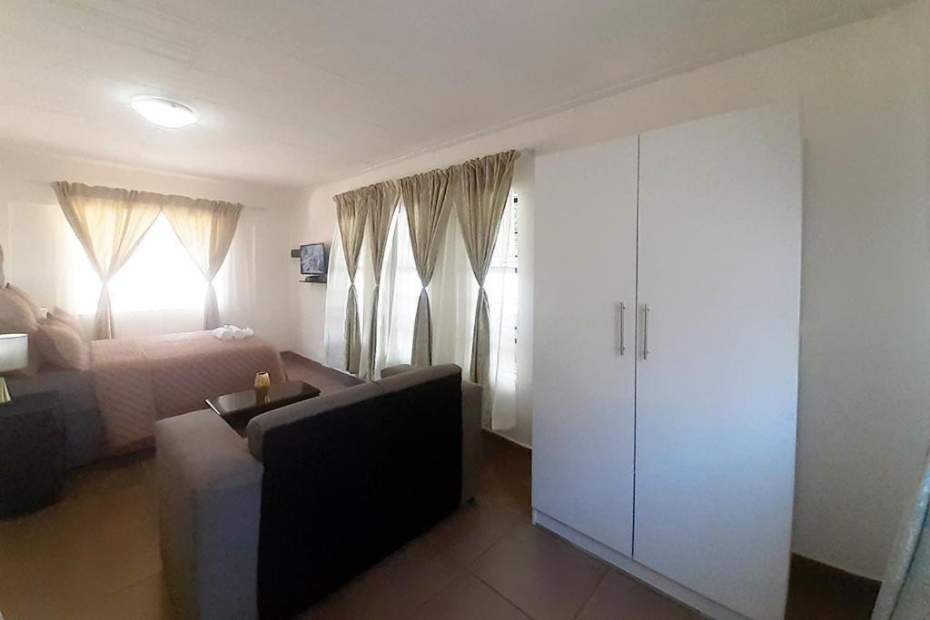Queens Palace Pretoria-Noord Zimmer foto