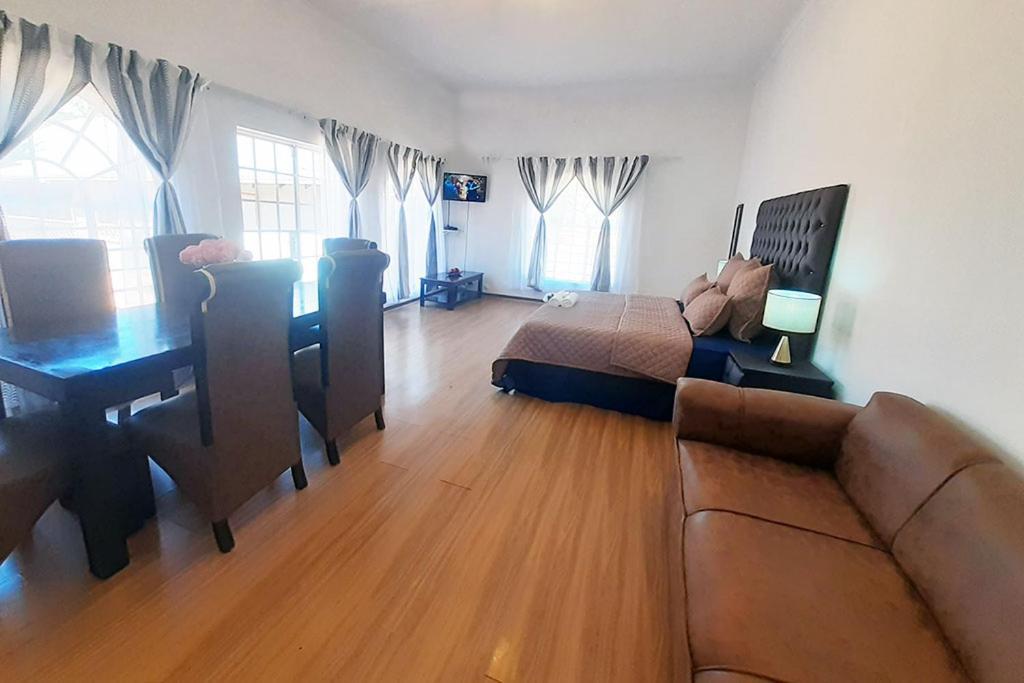 Queens Palace Pretoria-Noord Zimmer foto